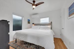 Harborside Suite 10 with Hot Tub and King Bed