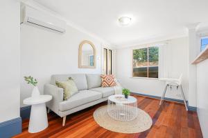 Cozy 5 BR Family Home in Balmain 4KM CBD