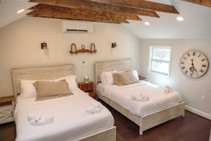 Luxury Historic Carriage House