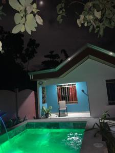 Villa Jade La Fortuna, Family