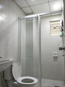 Subang Avenue B Apt 1-7paxlNetflixlLRTlYSW Homes