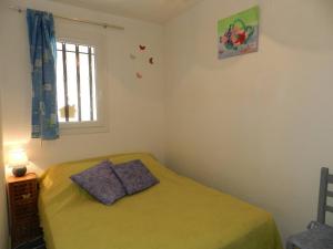 Appartements Appartement 2 pieces avec terrasse et piscine a La Londe-les-Maures - FR-1-826-7 : photos des chambres