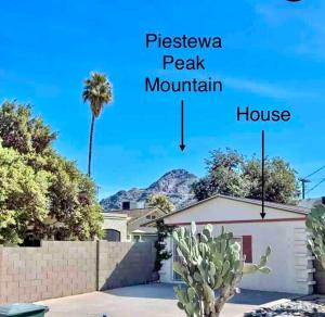 Cozy Little Home w Private Washer & Dryer!