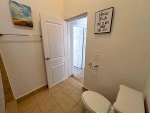 Shoreline Condo 4 Desert Oasis Free Wifi, Cool AC