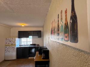 Shoreline Condo 4 Desert Oasis Free Wifi, Cool AC