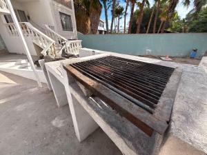 Shoreline Condo 4 Desert Oasis Free Wifi, Cool AC