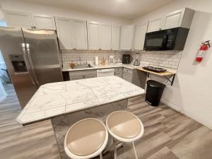 Vegas Super Central House