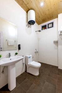 INDER PALACE Near Mall Road by star view Kasauli