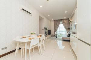 Paragon Residence Straits View near CIQ Danga Bay by Our Stay