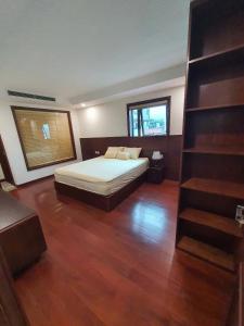 Lakeside Retreat - Tay Ho