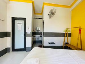 Monkeyland Cham island Homestay