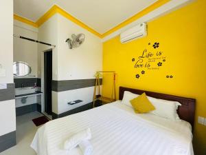 Monkeyland Cham island Homestay