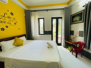 Monkeyland Cham island Homestay