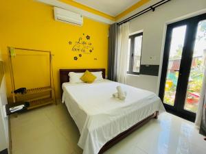 Monkeyland Cham island Homestay