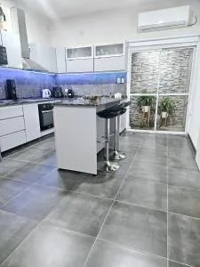 Casa Valle Viejo con Cochera Cubierta Gratis - Tapso