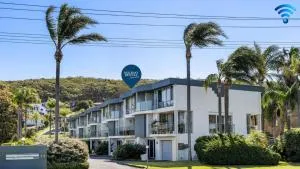 Salt Air at Fingal Bay - 芬加尔湾