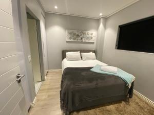 16 on Bree One Bedroom Apartment with Ocean view