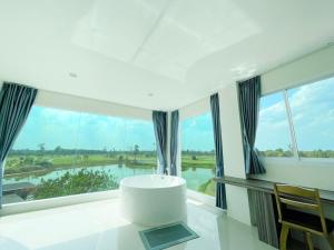 Royal Creek Golf Club And Resort