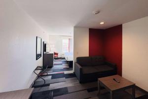 King Studio with Sofa Bed room in Ramada by Wyndham Sparta/At Speedway