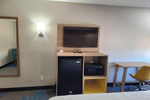 Queen Room with Two Queen Beds - Non-Smoking room in Days Inn & Suites by Wyndham New Iberia