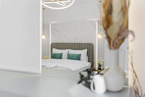 Hi-Lux Parliament Apartment with Amazing View