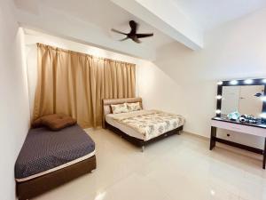 JBMedini 7pax 2R near legoland Gleneagles Hospital