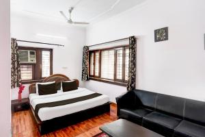 Hotel O Krishna Nagar Chowk Near ONGC