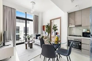 Silkhaus Stylish 2BDR in Azizi Gardens with Pool & Gym - Nadd Shubayḩ