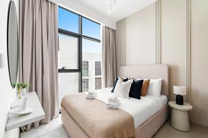 Silkhaus Vacation Homes Stylish 2BDR in Azizi Gardens with Pool & Gym