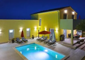 Villa Gaby with Heated Pool - Soline