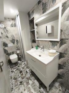 Paradise and Love Room