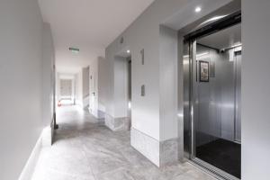 Cloud9 Noir - Modern Design