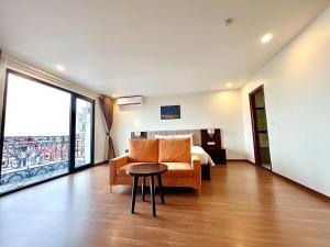 Paragon Noi Bai Pool And Best View Airport Hotel