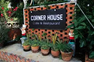 Corner House - Ban Bang Sai