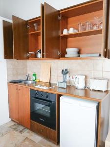 Cozy Courtyard Apartment