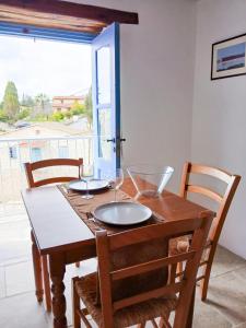 Cozy Courtyard Apartment