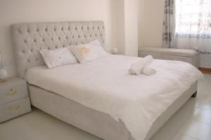 Best rated Garden Estate 2 bed-White House