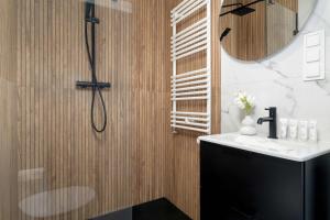 Stylish Studio in the Old Town of Poznań by Noclegi Renters