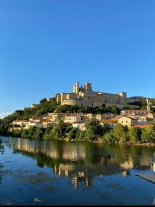 Foch 3-Studio-Beziers center -wifi -tv connected