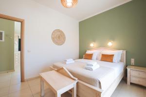 Deluxe One-Bedroom Apartment room in Philharmonie Hotel