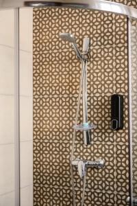 F9 Room 1, Private Double room with private bathroom in shared Flat