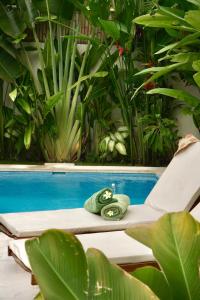 1BR villa with office and pool in central Pererenan