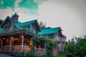 Nalagarh House by EdenHomes - Obiekty bez kategorii w mieście Manāli
