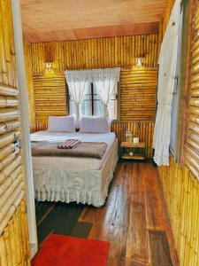 บ้านไม้ไผ่เทียมตาแม่กำปอง Baanmaipai Tiamta Maekampong