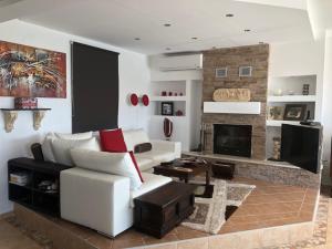 Gennadi Sunset Villa