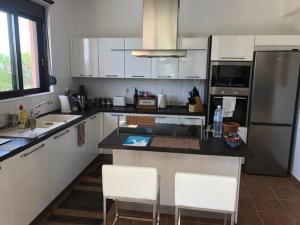 Gennadi Sunset Villa