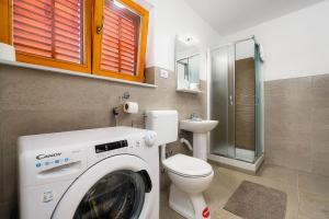 Holiday House Azur with a private pool