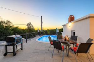 Holiday House Azur with a private pool