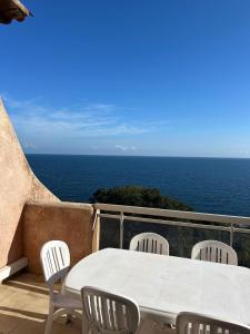 Lea-Vue mer panoramique- clim-Wifi- plage à pieds