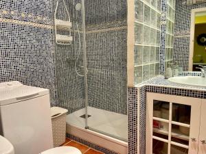 Cosy, seaview apartment, close to beach and bars -Edificio RHIN